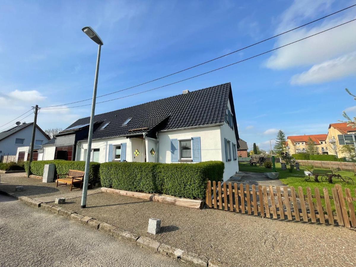 Pension Landhaus An Der Saale Bernburg Exteriör bild